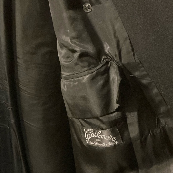 Kasper Elegant Black Cashmere Overcoat - Picture 7 of 12